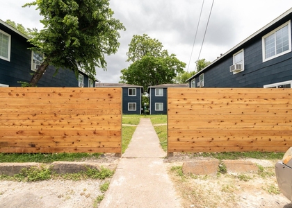 2505 Delano - Photo 1