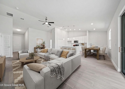 407 Cellini Avenue Ne - Photo 1