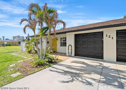121 Franklyn Ave Avenue - Photo 1