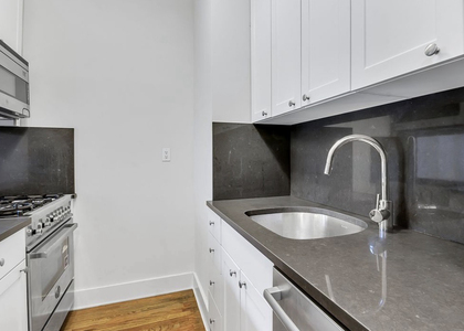 121 Madison Avenue - Photo 1