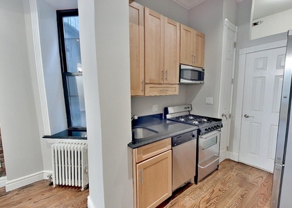 Mott Street - Photo 1