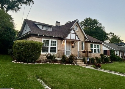 138 Desoto Place - Photo 1