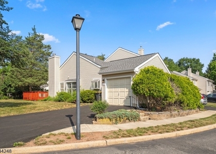 123 Harrow Dr - Photo 1