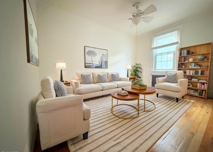 251 N 7th Ave - Photo 1