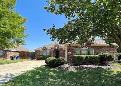 1418 Kingsley Drive - Photo 1
