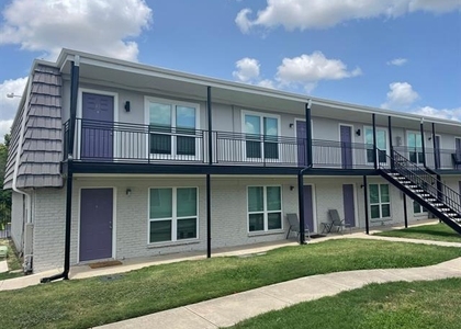 2200 W Lowden Street - Photo 1