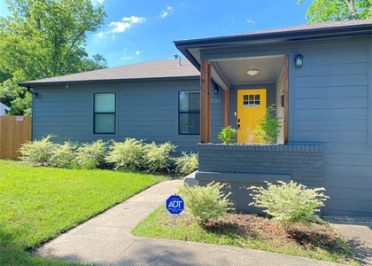 2124 Tisinger Avenue - Photo 1