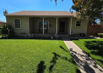 863 N 9th Avenue - Photo 1
