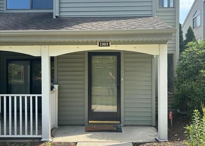 1303 Roberts Way - Photo 1