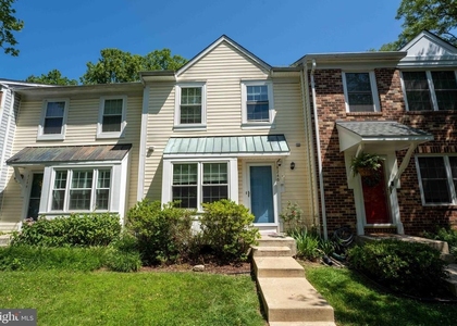 18246 Fox Chase Circle - Photo 1