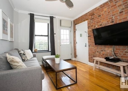 Essex Street - Photo 1