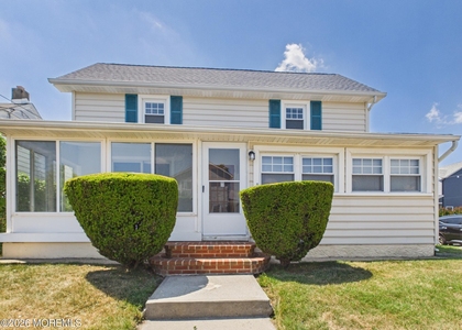325 15th Avenue - Photo 1
