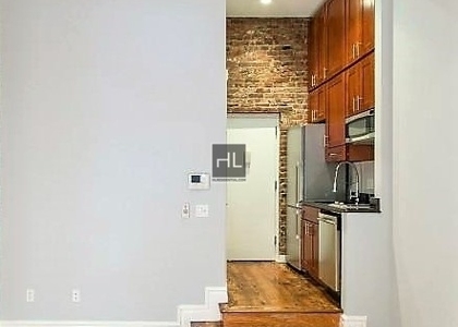 West 14 Street - Photo 1