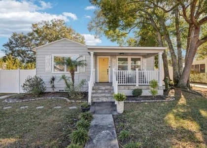 4220 Sw 13th Street - Photo 1