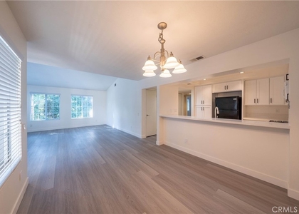 71 Woodleaf - Photo 1