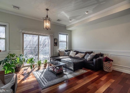 329 W Girard Avenue - Photo 1