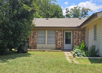 806 Ranch Rd - Photo 1