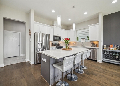 5520 Rosslyn Road - Photo 1