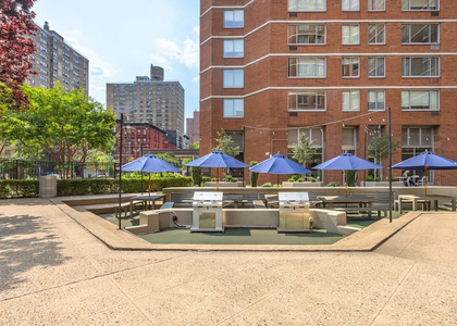 2nd Avenue - Photo 1