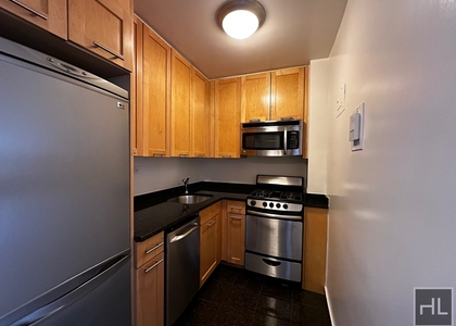 Fourth Avenue - Photo 1