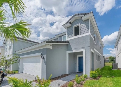 7243 Oakmoss Loop - Photo 1