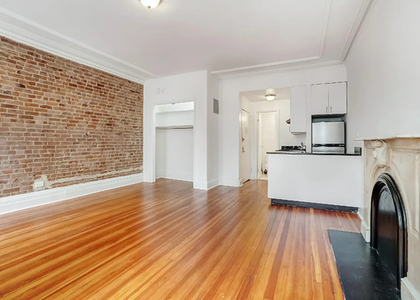 East 65th Street - Photo 1