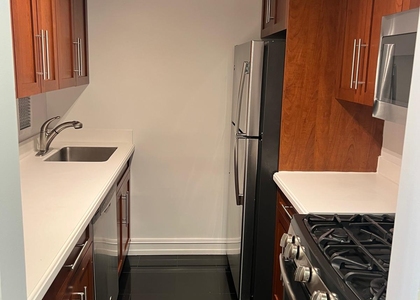 W 52nd St / 8th Ave - Photo 1