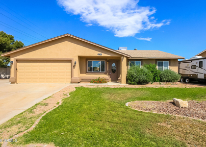 5716 S Roberts Road - Photo 1