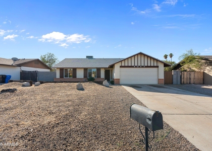 4043 W Sweetwater Avenue - Photo 1