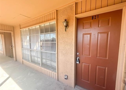 800 N Clay Street - Photo 1