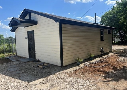 412 Smith Row - Photo 1