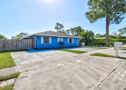 9046 E Highland Pines Boulevar - Photo 1