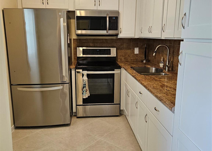 300 Ne 26th Avenue - Photo 1