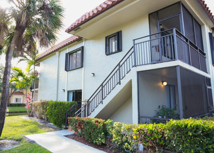 428 Lakeview Drive - Photo 1