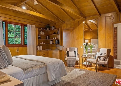 1357 B Beverly Estate - Photo 1