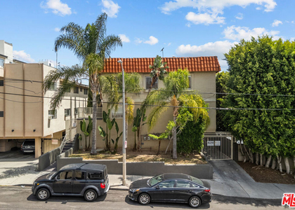 1540 N Fuller Avenue - Photo 1
