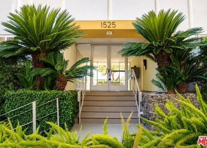 1525 N Hayworth Avenue - Photo 1