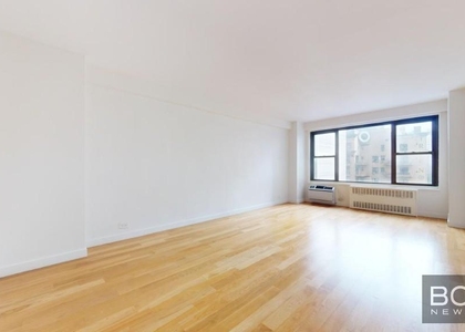 Fourth Avenue - Photo 1