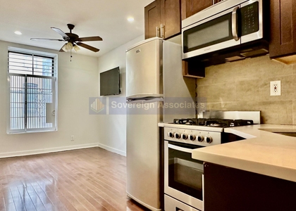 386 Manhattan Avenue - Photo 1