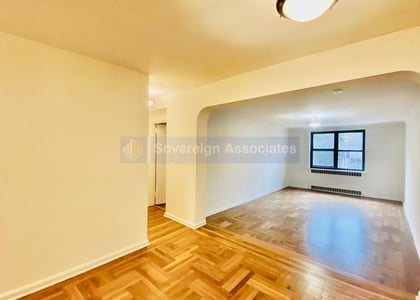 700 Fort Washington Avenue - Photo 1