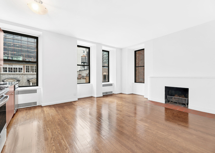 Madison Avenue - Photo 1