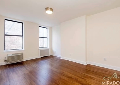 1556 York Avenue - Photo 1