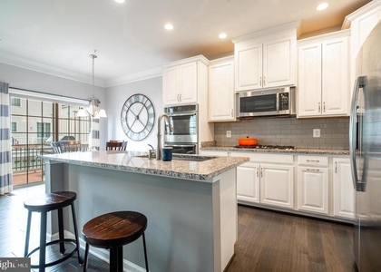 22567 Naugatuck Square - Photo 1