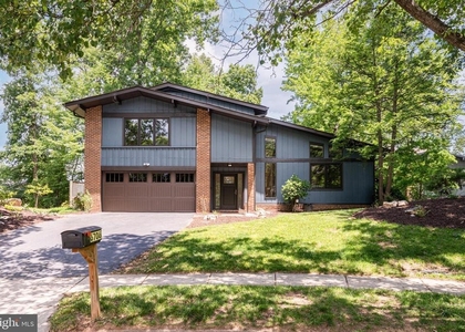 6706 Pine Creek Court - Photo 1