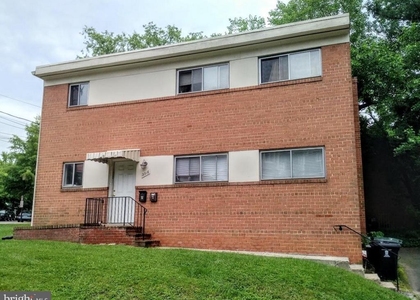 3316 13th Street N - Photo 1