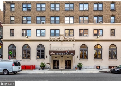 1324 Locust Street - Photo 1