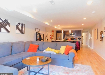922 N 17th Street - Photo 1