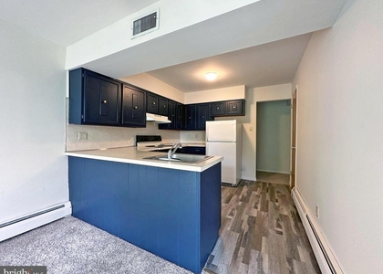 923 Washington Street - Photo 1