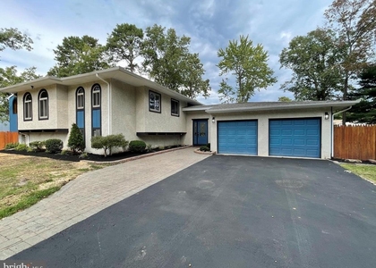 802 Salem Court - Photo 1