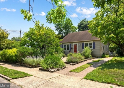 112 Cambridge Avenue - Photo 1